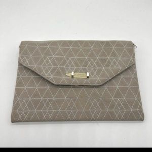 Stella and Dot Gray geometrical clutch